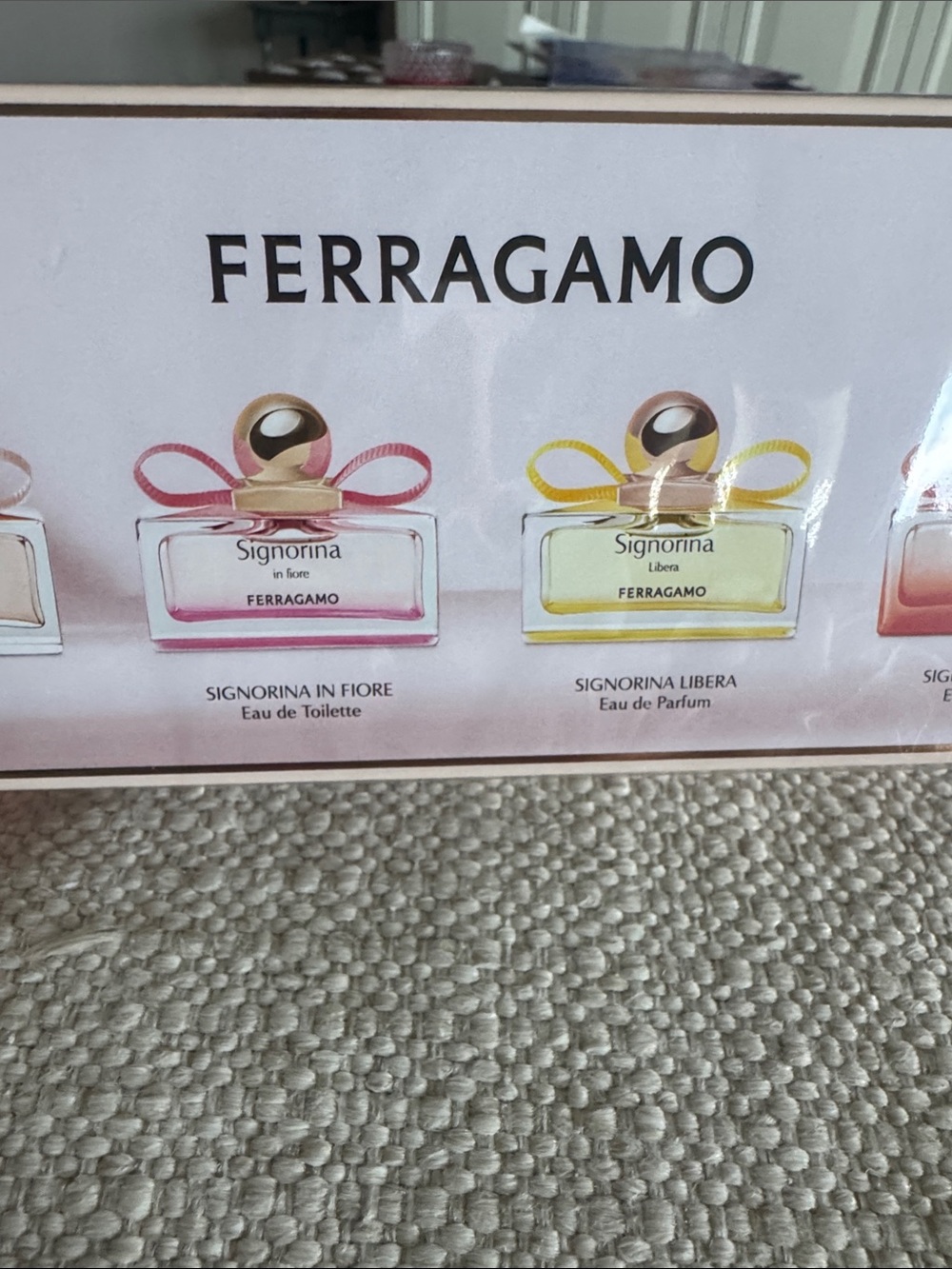 Salvatore Ferragamo Signorina Mini Fragrance Set - NWT - Picture 3 of 8